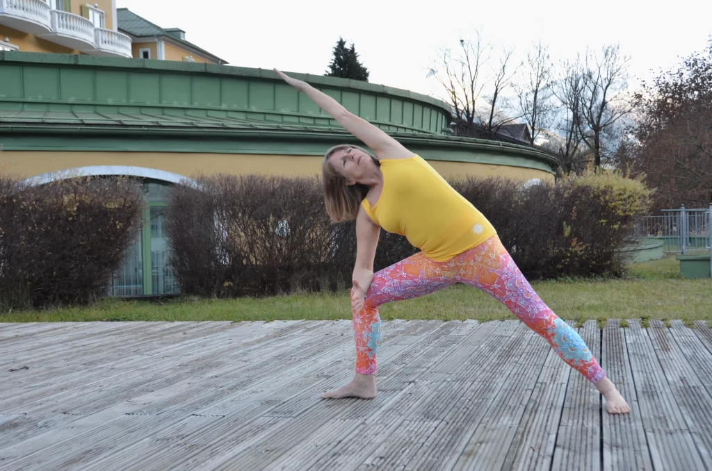 Gesund & Bewusst mit Leichtigkeit durchs leben | Mensch & Raum | GesundSein Coach | Yoga Outside
